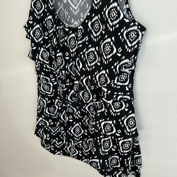Tank top by White House Black Market, women’s, size M, black & white - Picture 4 of 6